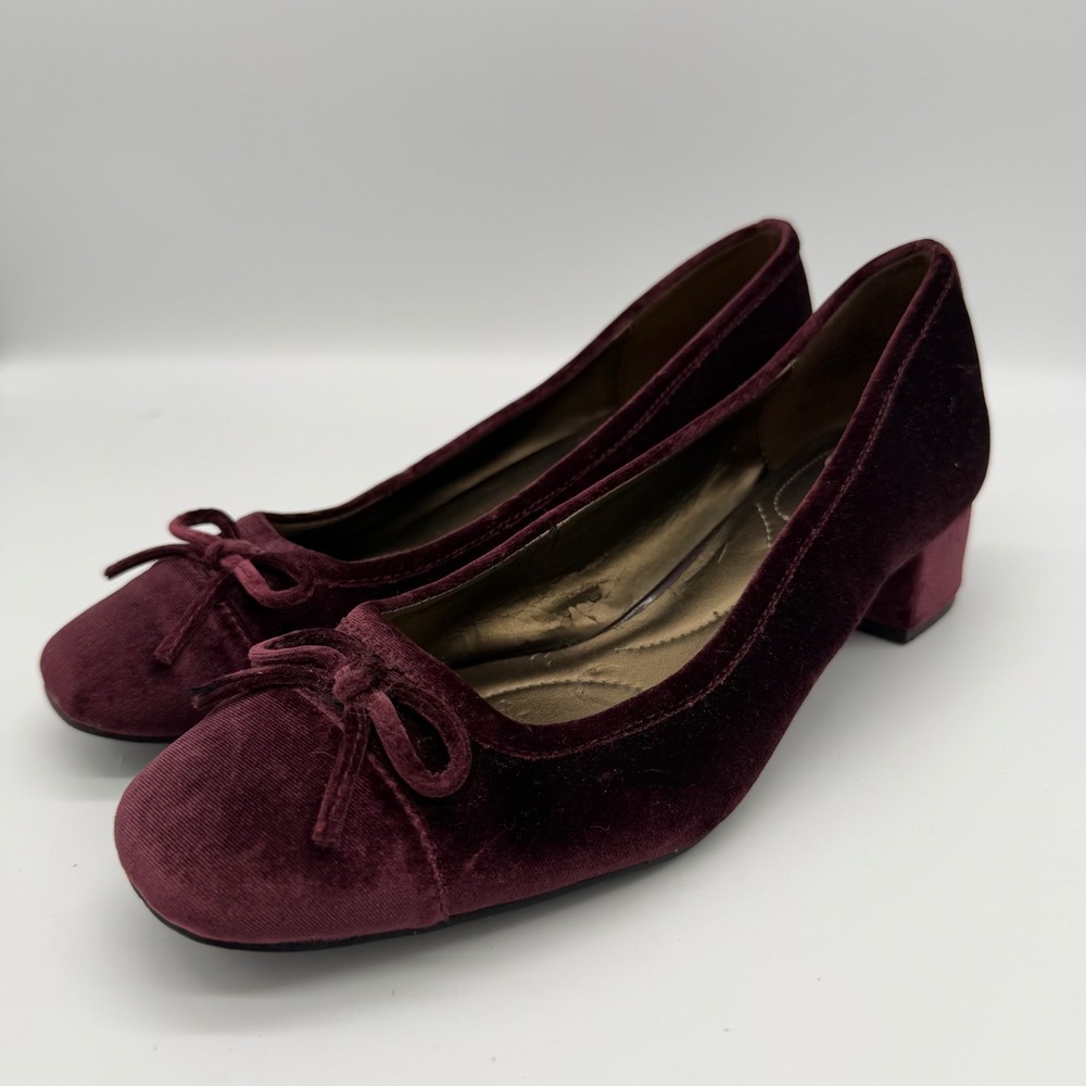 Bandolino Burgundy Velvet Block Heel Pumps Square Toe Bow Detail Women 7M